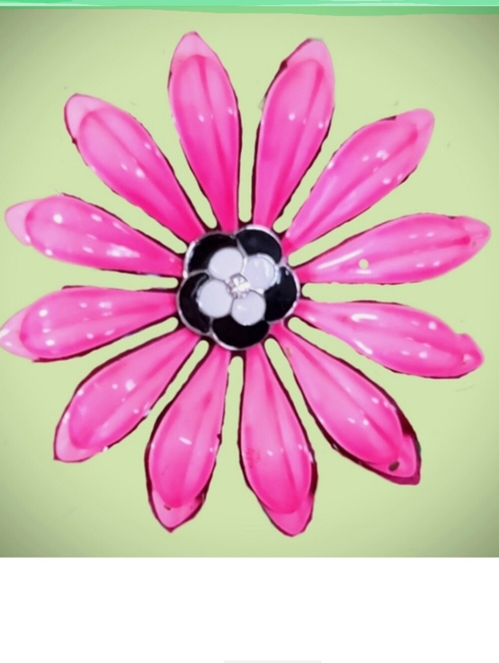 Pink with Black Accent  Enamel Vintage Daisy Flower Brooch Decor